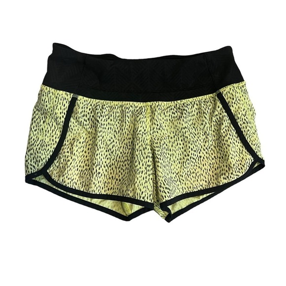 Lululemon Dottie Dash Run Times Shorts Yellow Black SIZE 4 - Picture 1 of 4